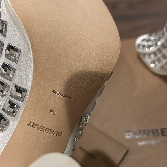 New authentic Burberry shoes - Picture 9 of 11